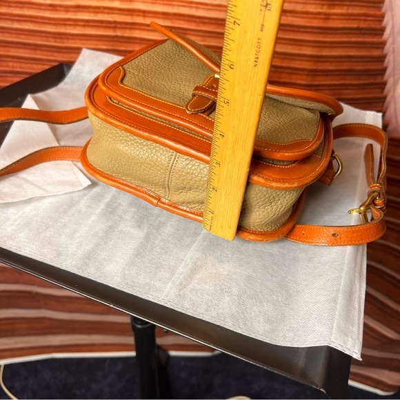 Y2K Dooney & Bourke Tan and Orange Saddle Crossbody Bag, buckle close, charm - Picture 11 of 17
